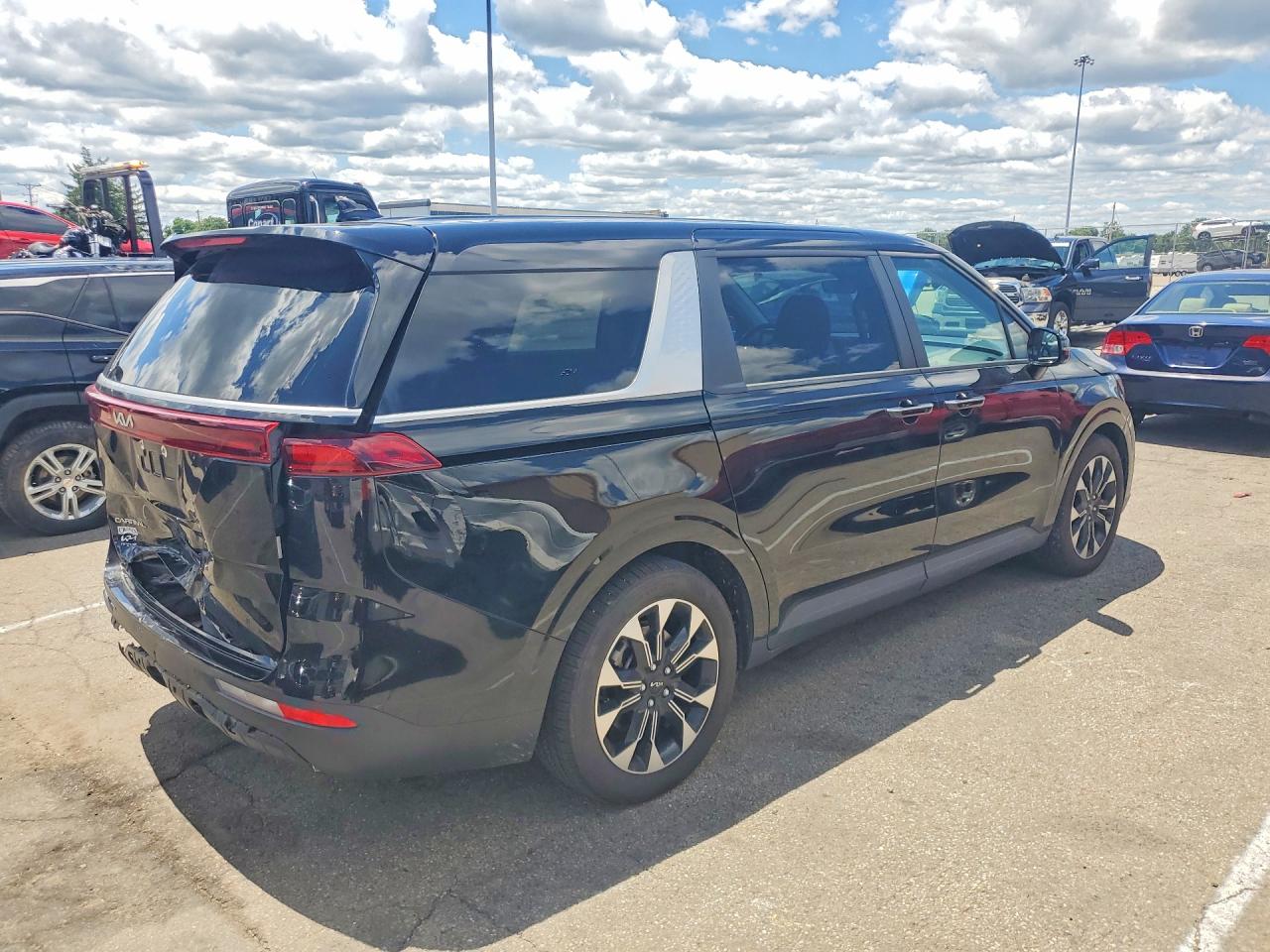 2024 KIA CARNIVAL EX