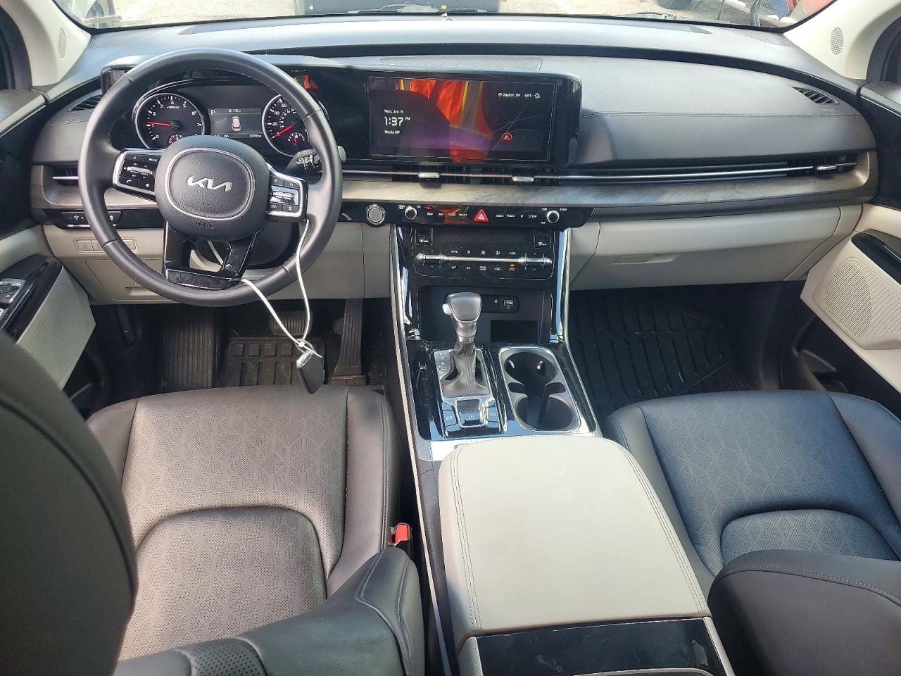 2024 KIA CARNIVAL EX