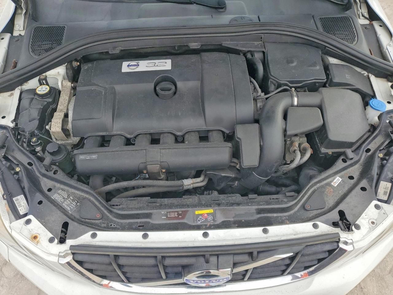 2011 VOLVO XC60