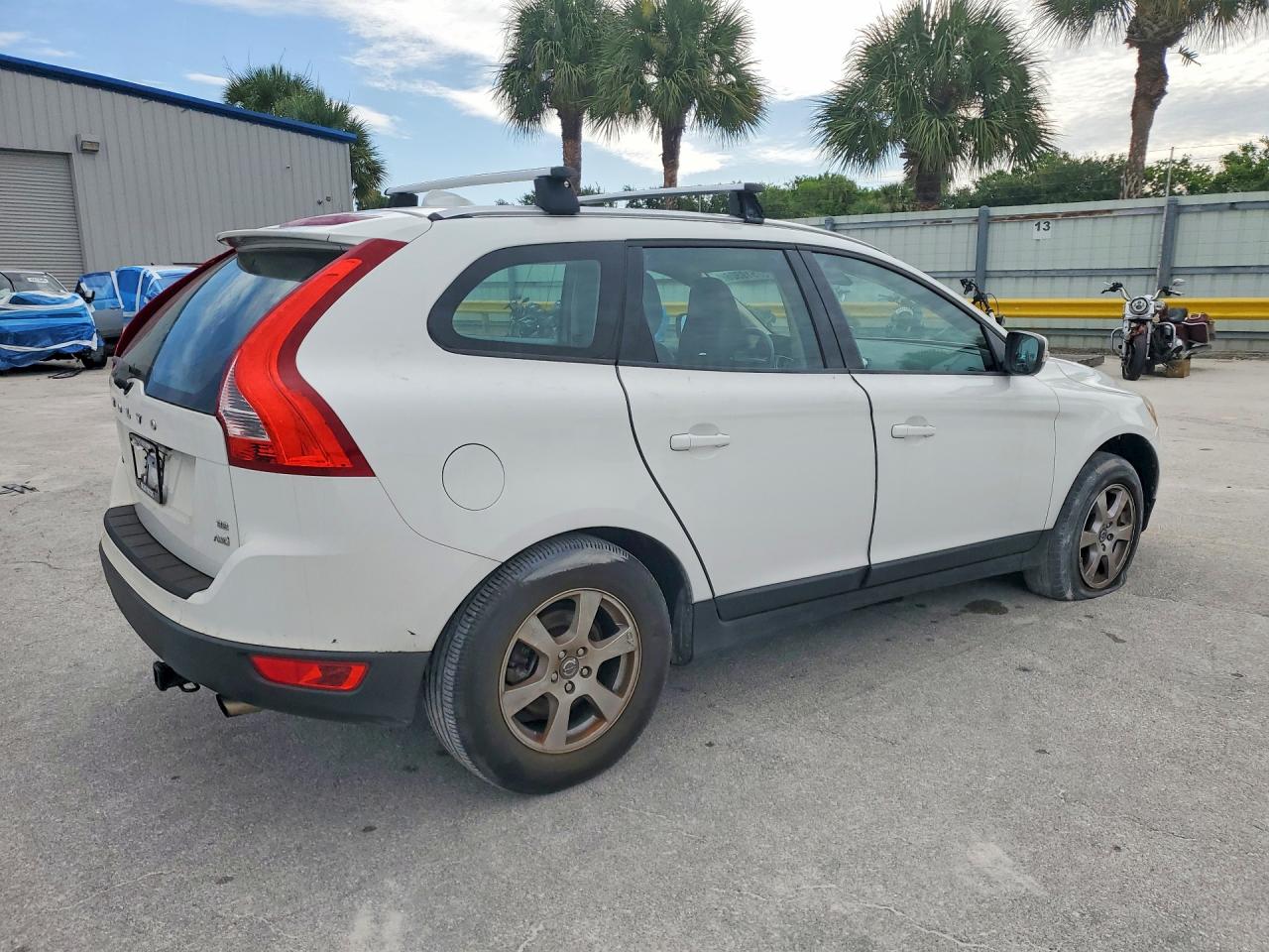 2011 VOLVO XC60
