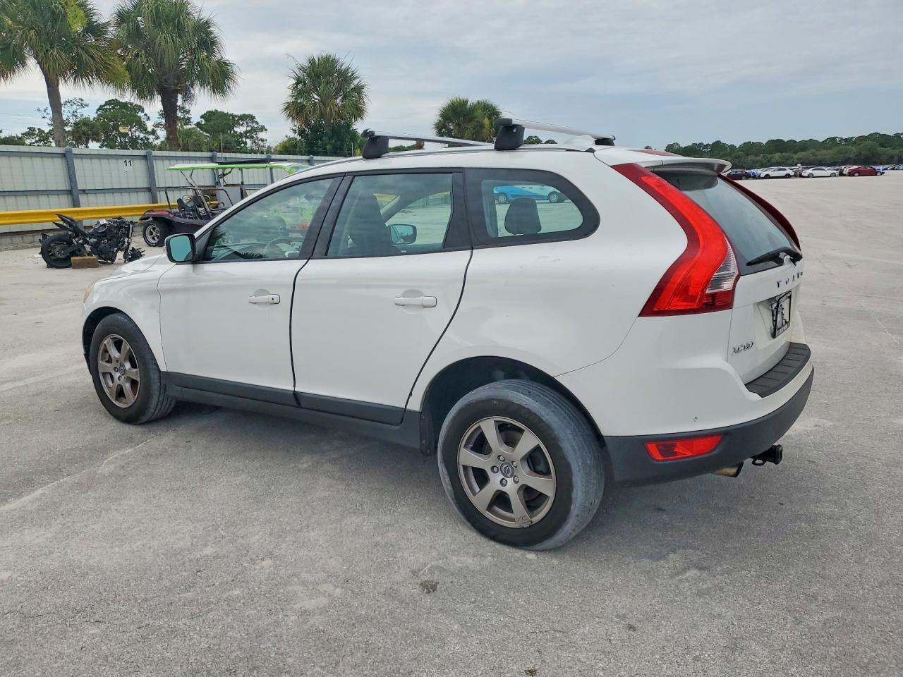 2011 VOLVO XC60