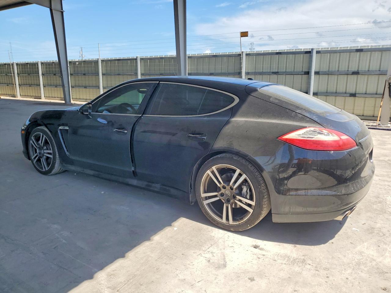 2012 PORSCHE PANAMERA S (2WD), 4S (4WD)