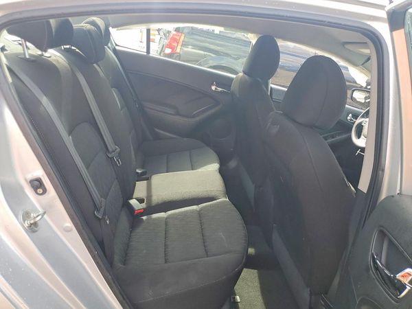 2016 KIA FORTE GL (Middle-Low Grade)