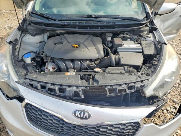 2016 KIA FORTE GL (Middle-Low Grade)