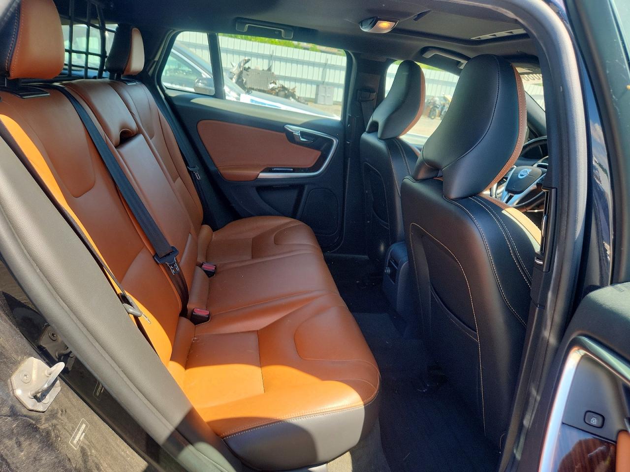 2017 VOLVO V60 Premier