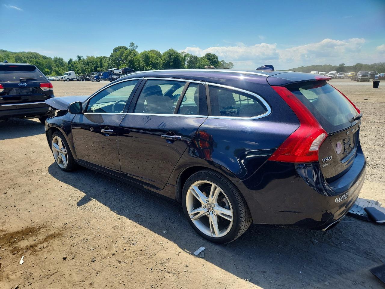 2017 VOLVO V60 Premier