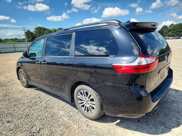 2019 TOYOTA SIENNA