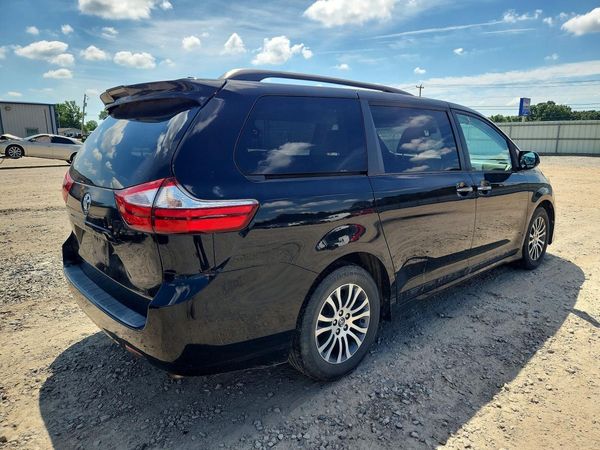 2019 TOYOTA SIENNA