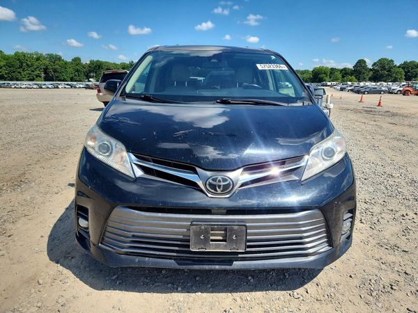 2019 TOYOTA SIENNA