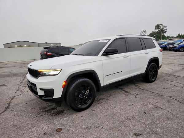 2025 JEEP GRAND CHEROKEE Laredo, Altitude