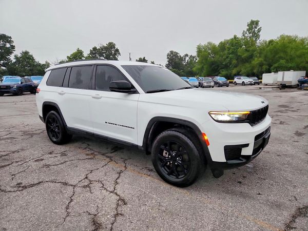 2025 JEEP GRAND CHEROKEE Laredo, Altitude