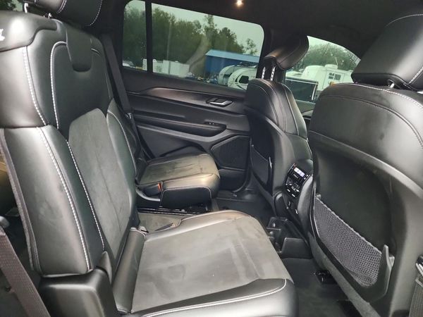 2025 JEEP GRAND CHEROKEE Laredo, Altitude