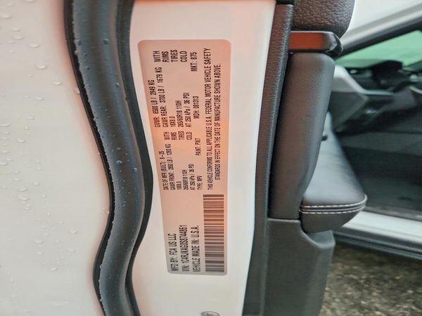 2025 JEEP GRAND CHEROKEE Laredo, Altitude