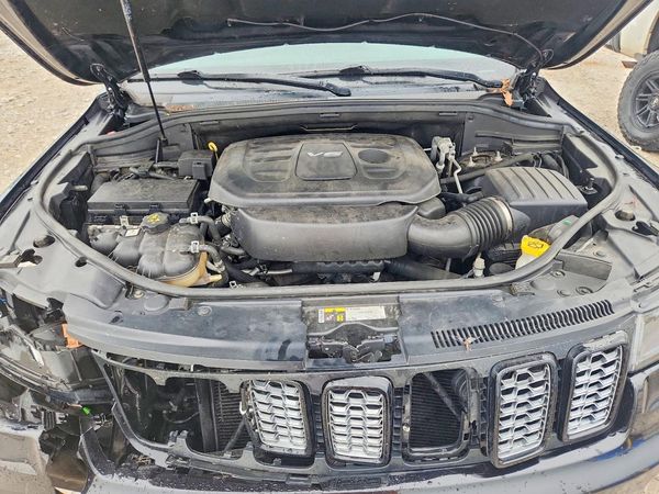 2019 JEEP GRAND CHEROKEE LAREDO 4X4