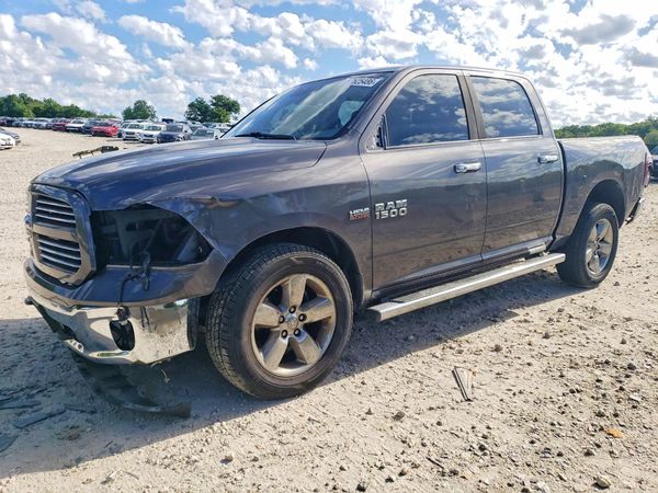 2015 RAM 1500 SLT
