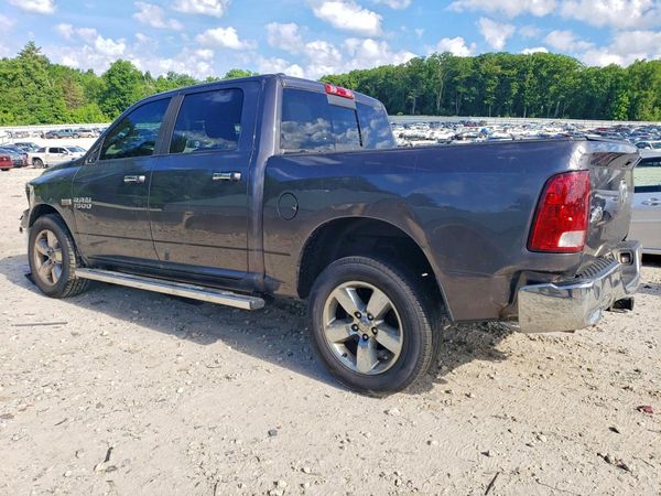 2015 RAM 1500 SLT