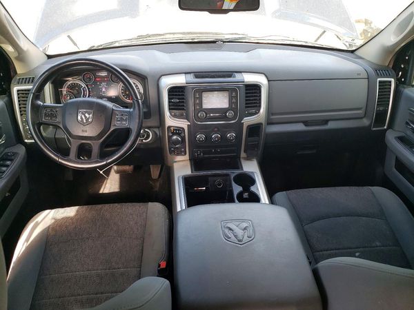 2015 RAM 1500 SLT