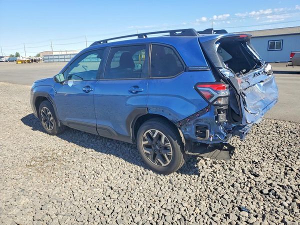 2025 SUBARU FORESTER Premium