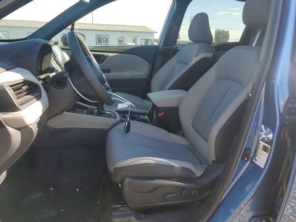 2025 SUBARU FORESTER Premium