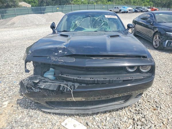 2016 DODGE CHALLENGER SXT Plus