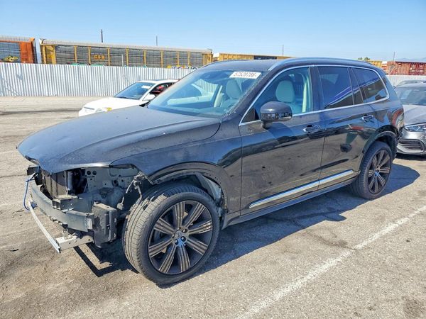 2022 VOLVO XC90