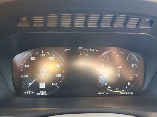 2022 VOLVO XC90