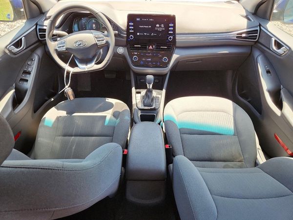 2022 HYUNDAI IONIQ SE
