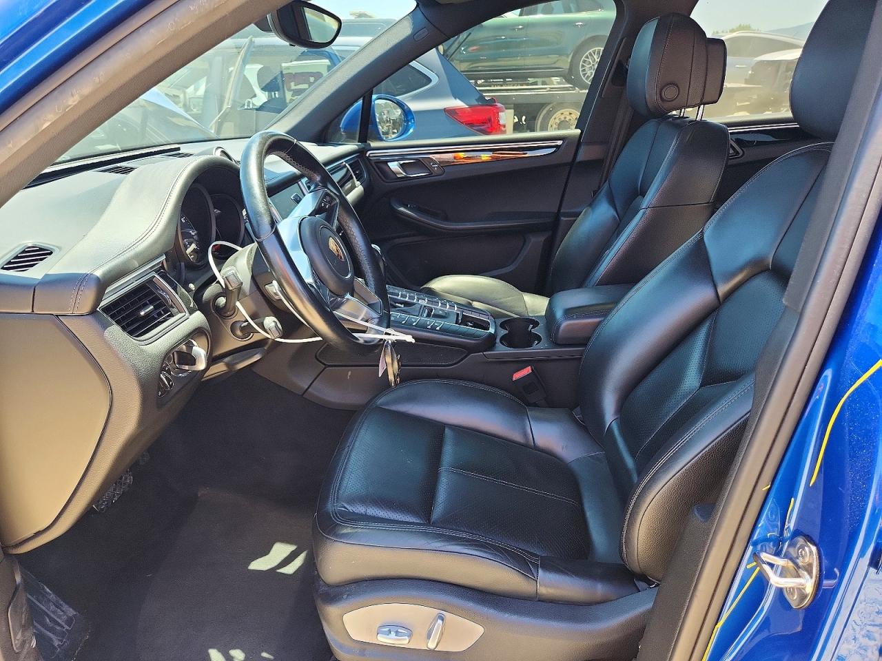 2017 PORSCHE MACAN