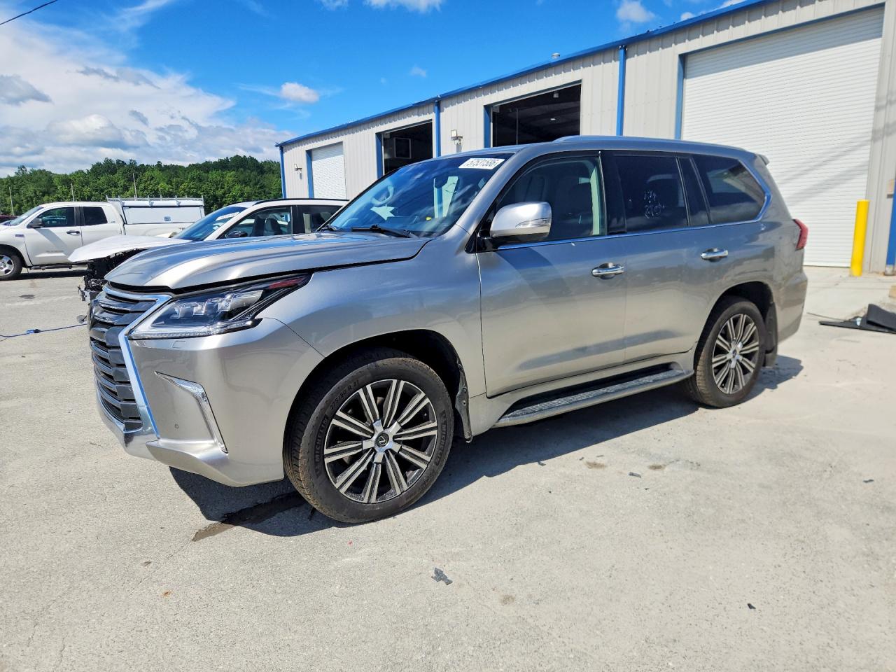 2019 LEXUS LX