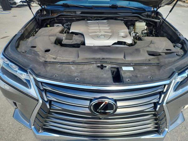 2019 LEXUS LX