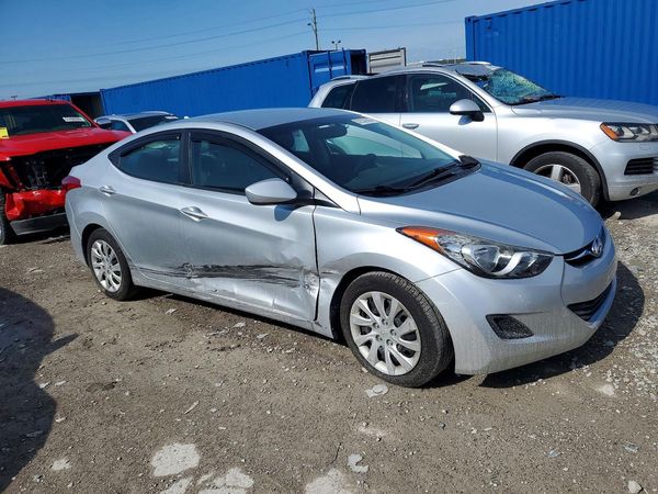 2013 HYUNDAI ELANTRA