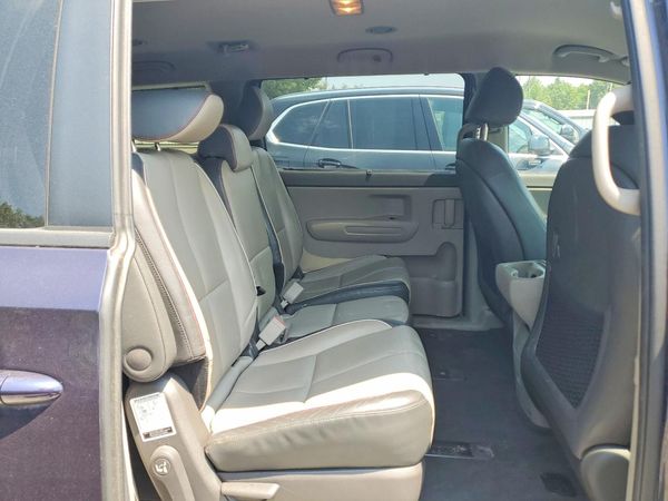 2018 KIA SEDONA LX