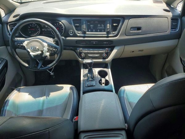 2018 KIA SEDONA LX