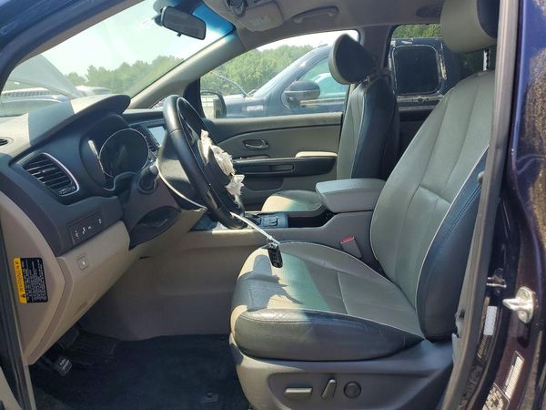 2018 KIA SEDONA LX