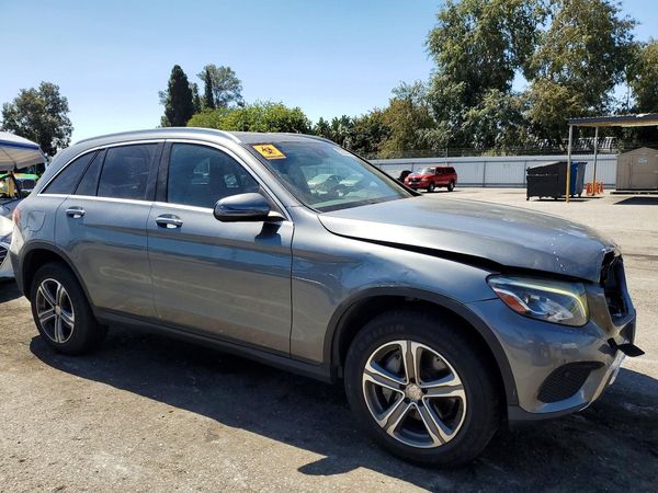 2017 MERCEDES-BENZ GLC GLC300 Base-4M