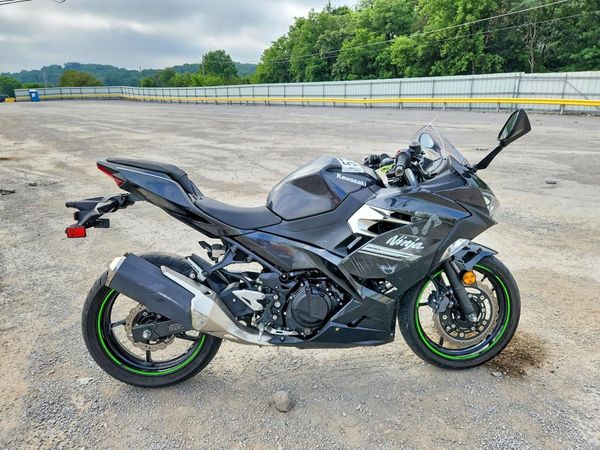 2022 KAWASAKI EX400