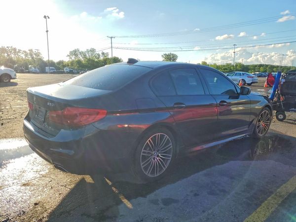 2019 BMW 530