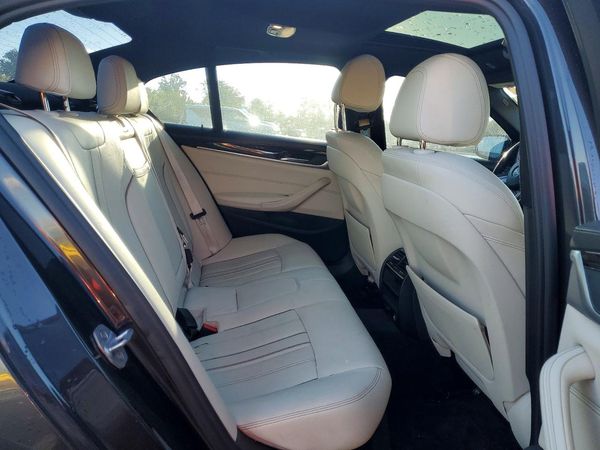 2019 BMW 530