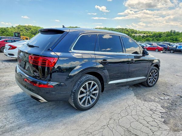 2017 AUDI Q7 quattro Premium Plus