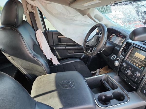 2016 RAM 1500 SPORT QUAD CAB 4X2