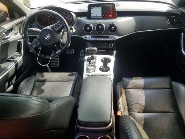 2019 KIA STINGER GT1
