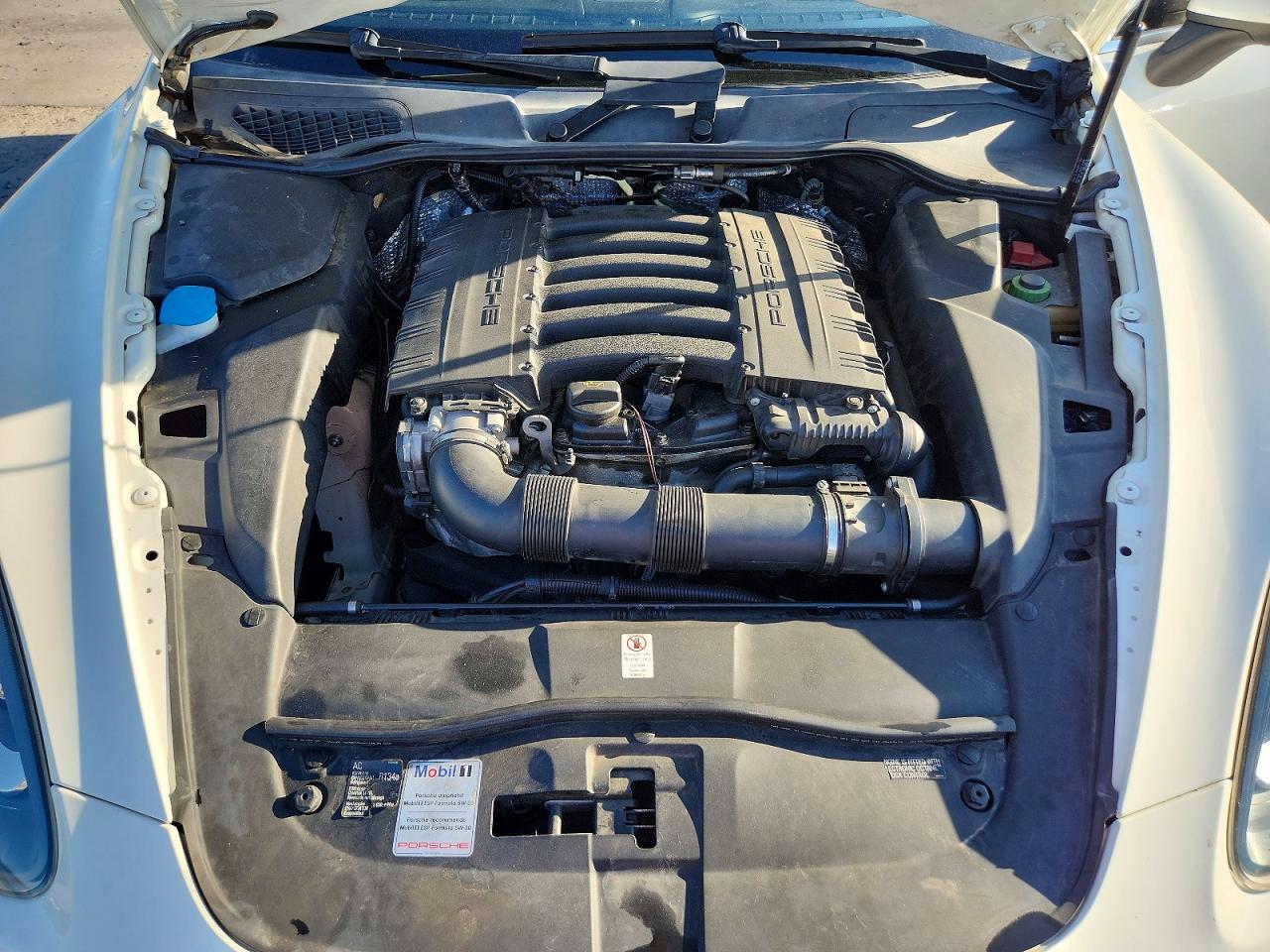 2011 PORSCHE CAYENNE