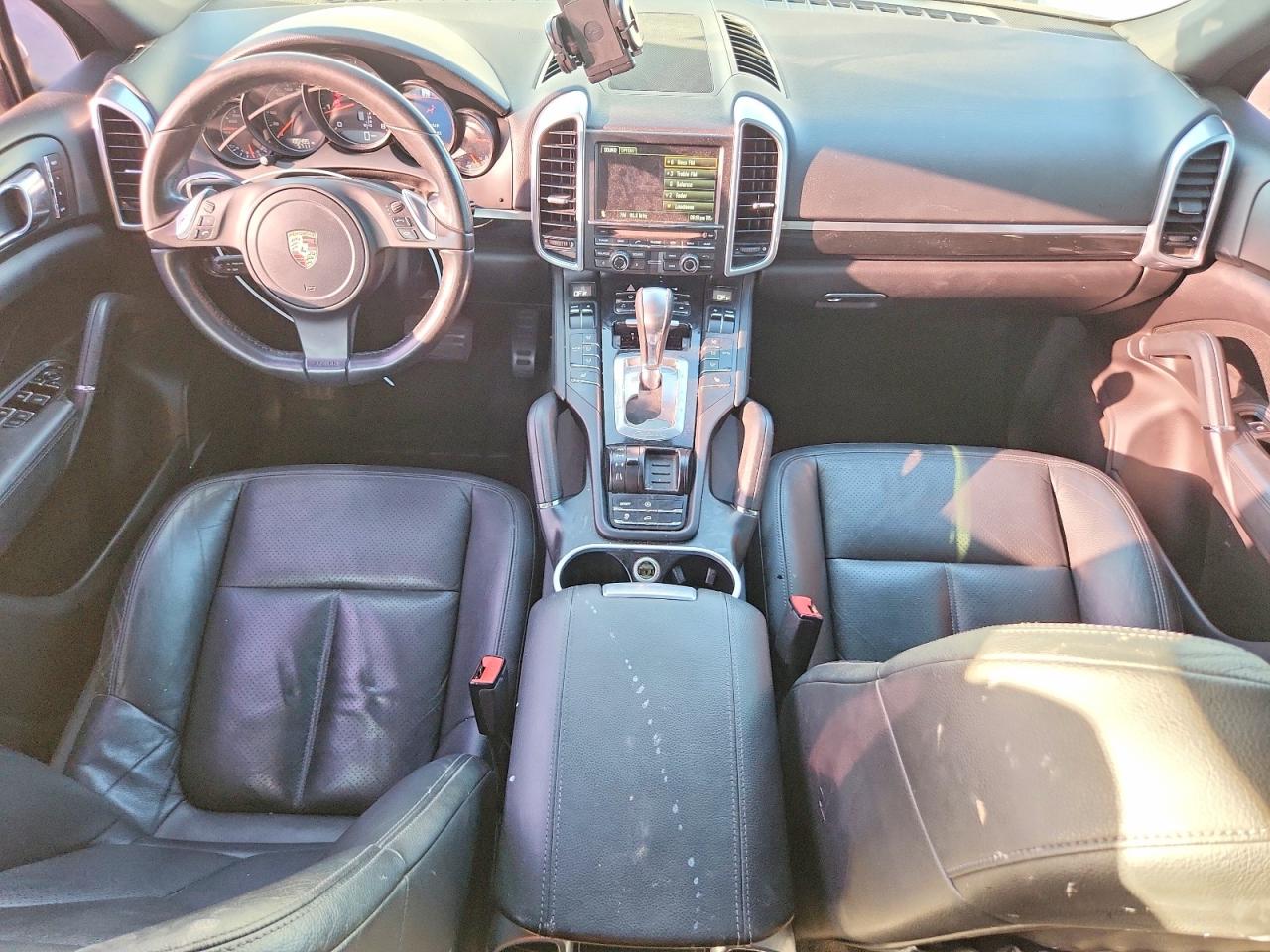 2011 PORSCHE CAYENNE