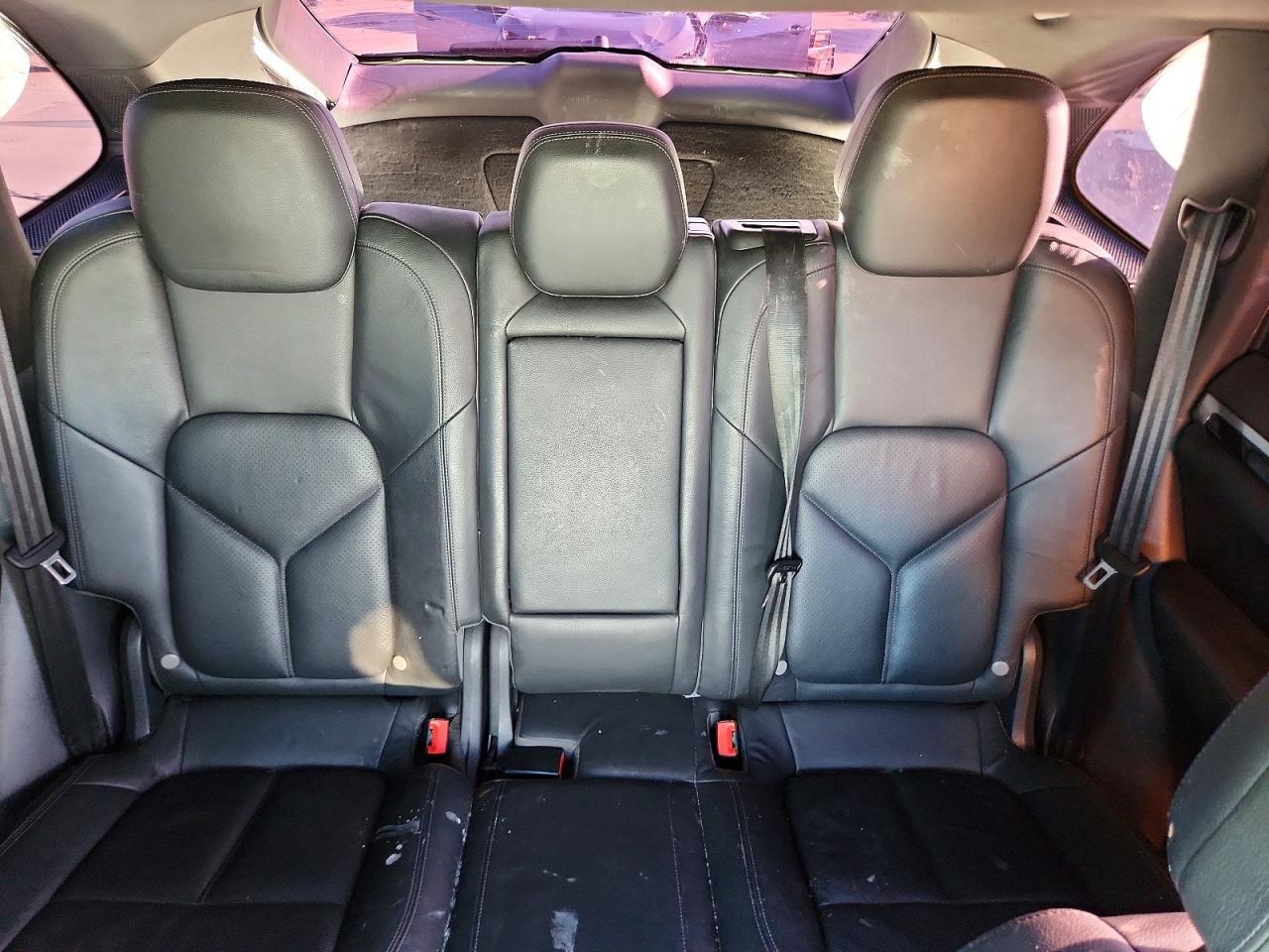 2011 PORSCHE CAYENNE