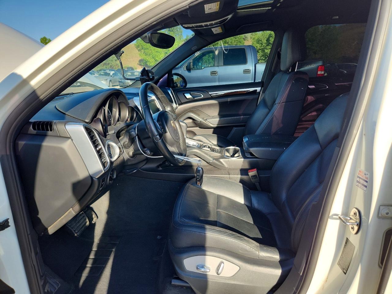 2011 PORSCHE CAYENNE