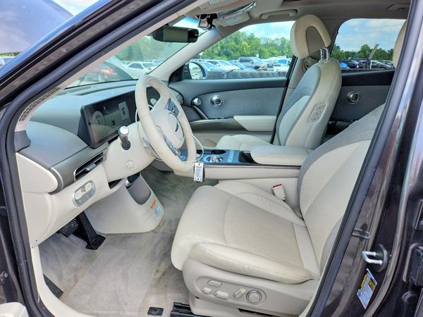 2024 GENESIS GV60 Standard RWD