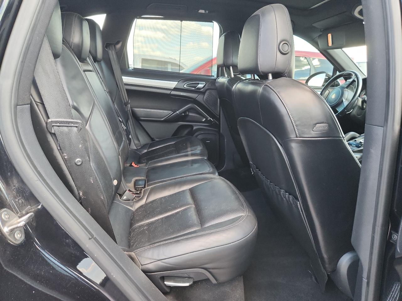 2013 PORSCHE CAYENNE S