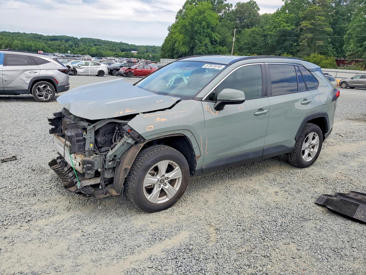 2021 TOYOTA RAV4 XLE