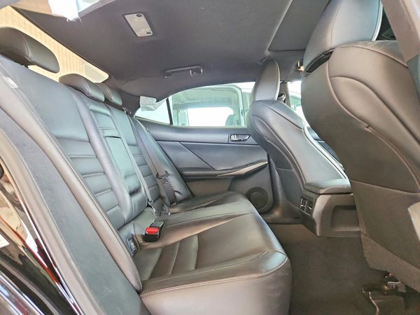 2016 LEXUS IS 200t