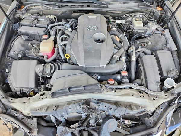 2016 LEXUS IS 200t